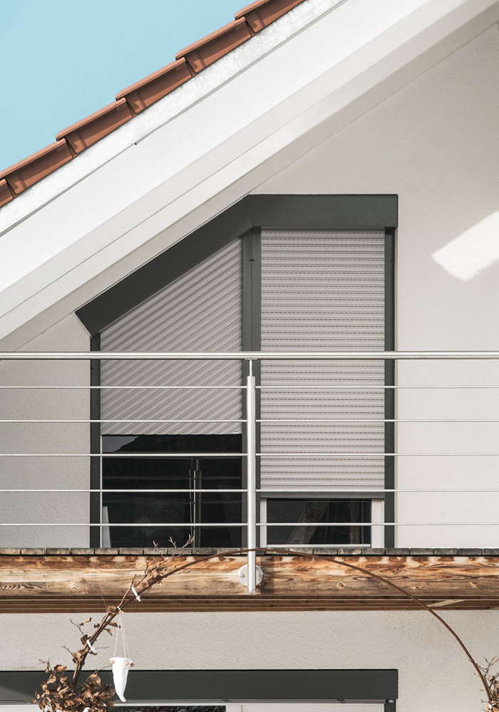 Rolläden für Türen und schräge Flächen